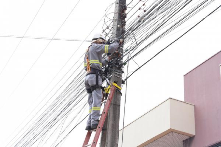 Prefeitura e Energisa avançam no trabalho de limpeza da rede elétrica