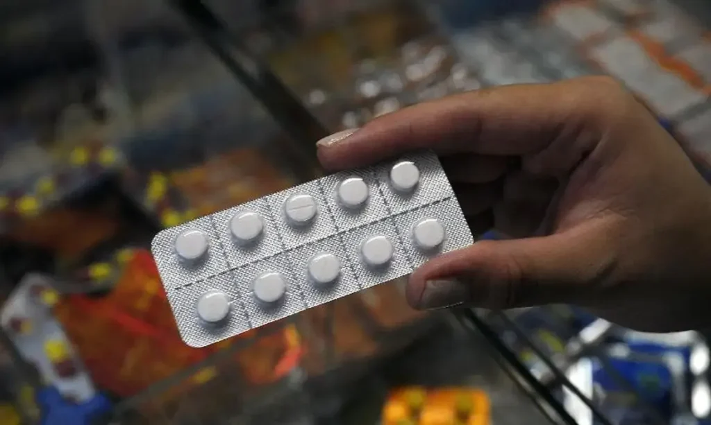 reacao-do-brasil-ao-tarifaco-pode-elevar-custo-de-medicamentos
