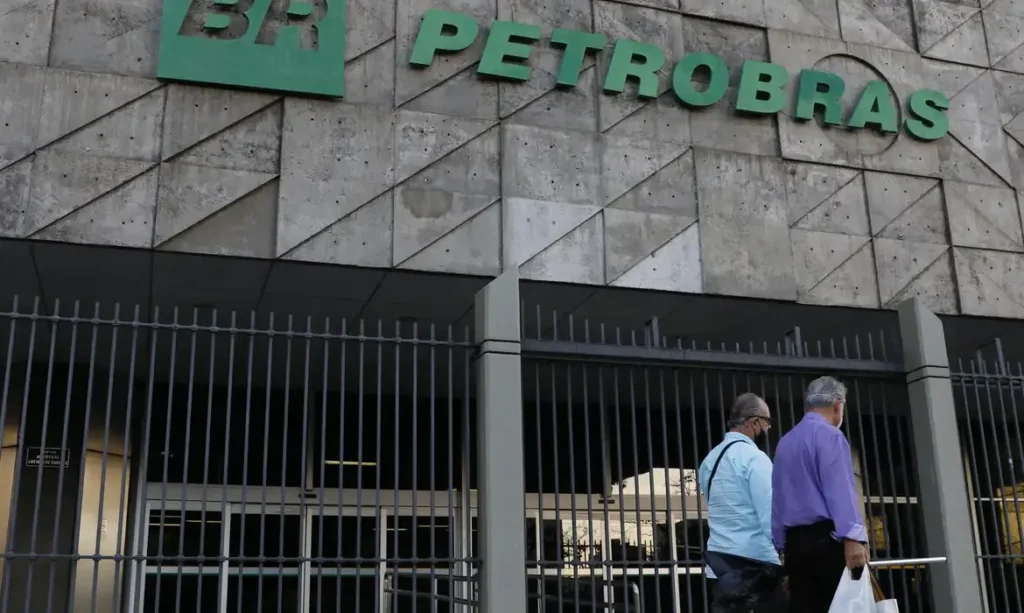 petrobras-anuncia-pagamento-bilionario-de-dividendos-a-acionistas