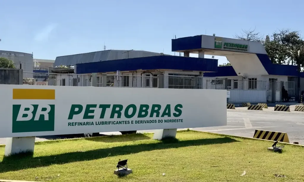 petrobras-registra-lucro-de-r$-26,7-bilhoes-no-segundo-trimestre-de-2025