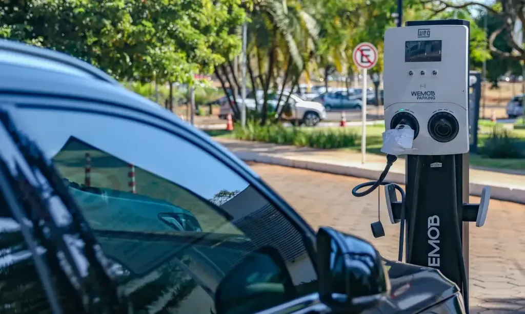 montadoras-apoiam-limitacao-na-importacao-de-carros-eletricos