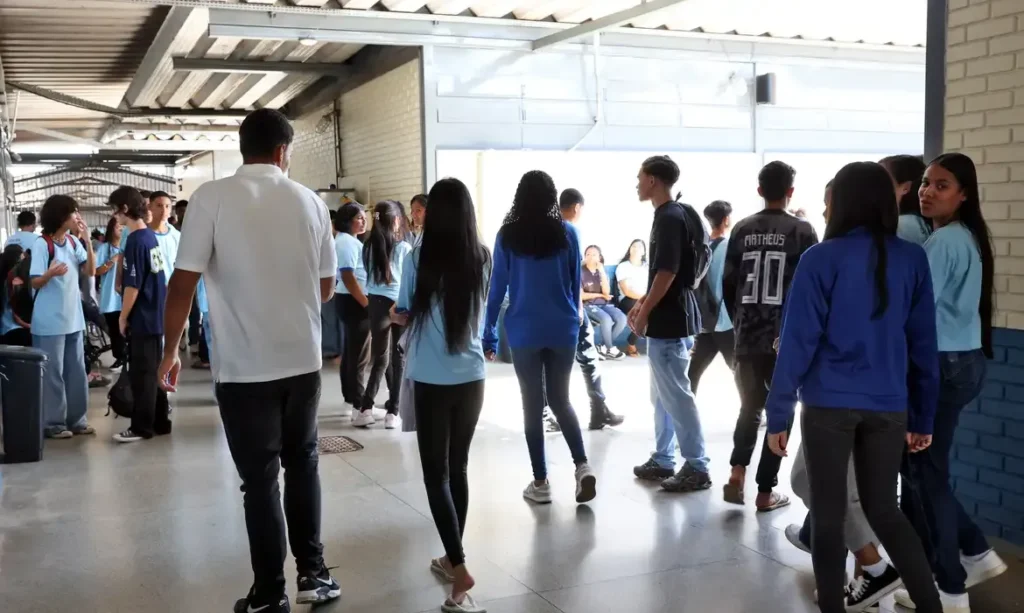 pe-de-meia:-estudantes-de-novembro-e-dezembro-recebem-5a-parcela-do-beneficio