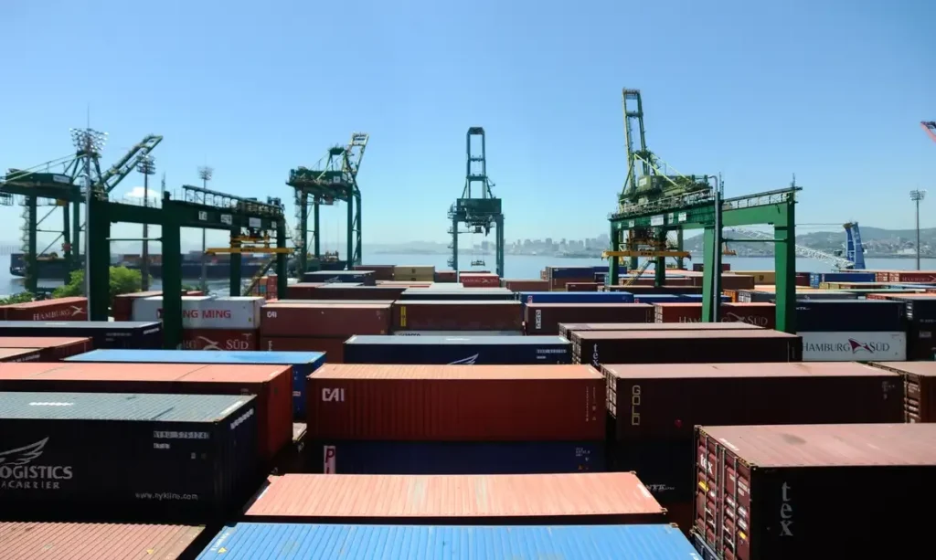 balanca-comercial-registra-superavit-de-us$-7,74-bilhoes