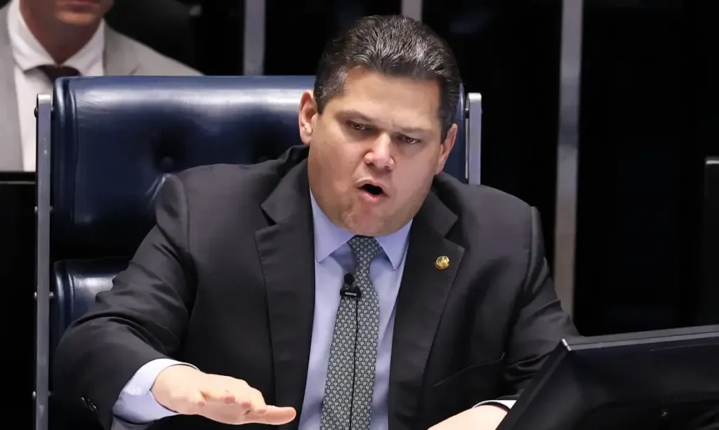 escala-6×1:-alcolumbre-anuncia-promulgacao-nesta-sexta