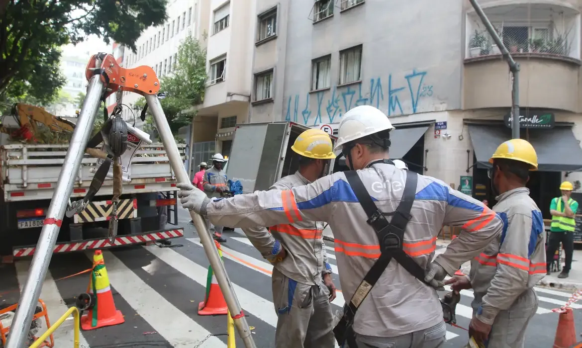 procon-multa-enel-em-r$-11,4-milhoes-por-falhas-de-energia