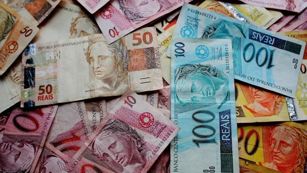 dolar-pode-chegar-a-r$-6-apos-eleicao?