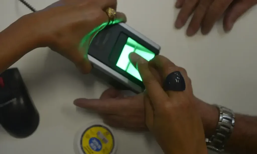 inss-alerta-para-golpes-com-falsas-exigencias-de-biometria