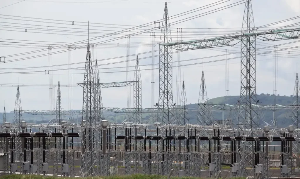 aneel-preve-tres-leiloes-de-transmissao-de-energia-em-2027