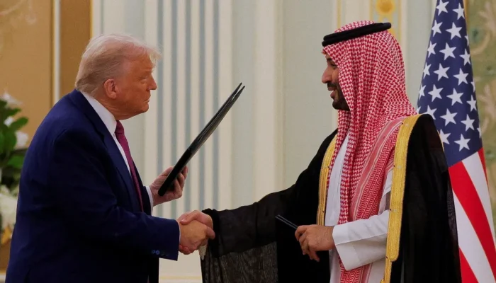 2025-05-13T161019Z_1_LYNXMPEL4C0VS_RTROPTP_4_USA-TRUMP-GULF-SAUDI