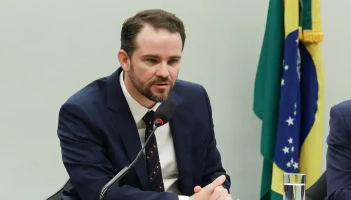 ministro-diz-que-freixo-recebeu-dinheiro-do-crime-organizado
