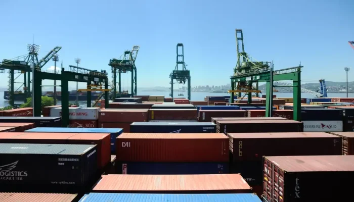 balanca-comercial-registra-superavit-de-us$-7,74-bilhoes