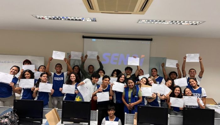 Maria Luiza ex-aluna Senai Porto Assistente Recursos Humanos Graduacao Certificado Diploma Turma
