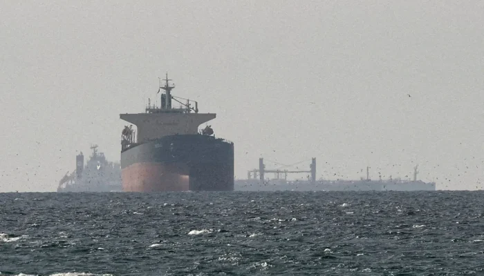 Navios-de-carga-no-Golfo-perto-do-Estreito-de-Ormuz