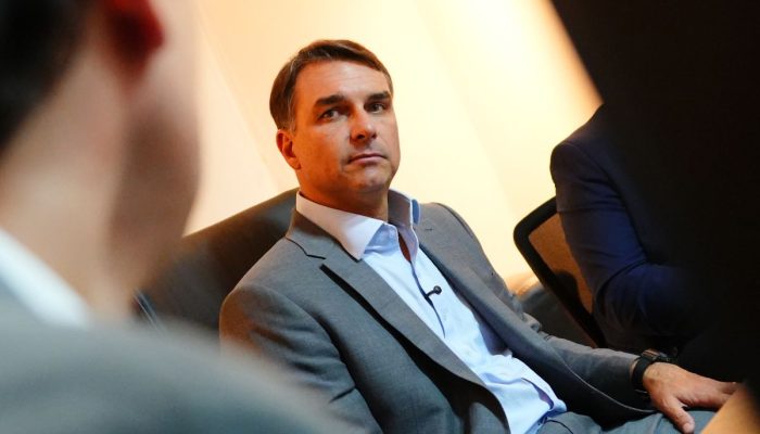 flavio-bolsonaro-esfriando-cabeca-paradeiro-desconhecido-aliadosjpg